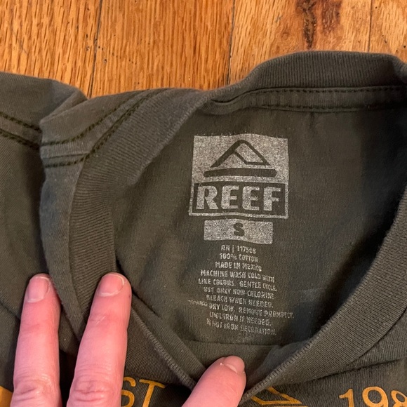 Reef Dark Green Graphic Tee - Picture 2 of 5